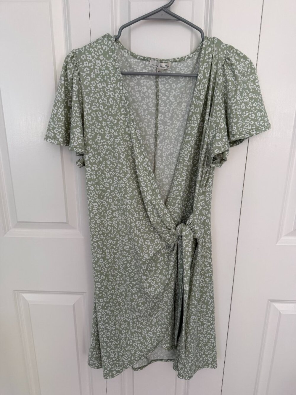 nine britton Floral Wrap Dress / Moss Green & White / Size Large